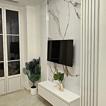 Luxe Apartment *